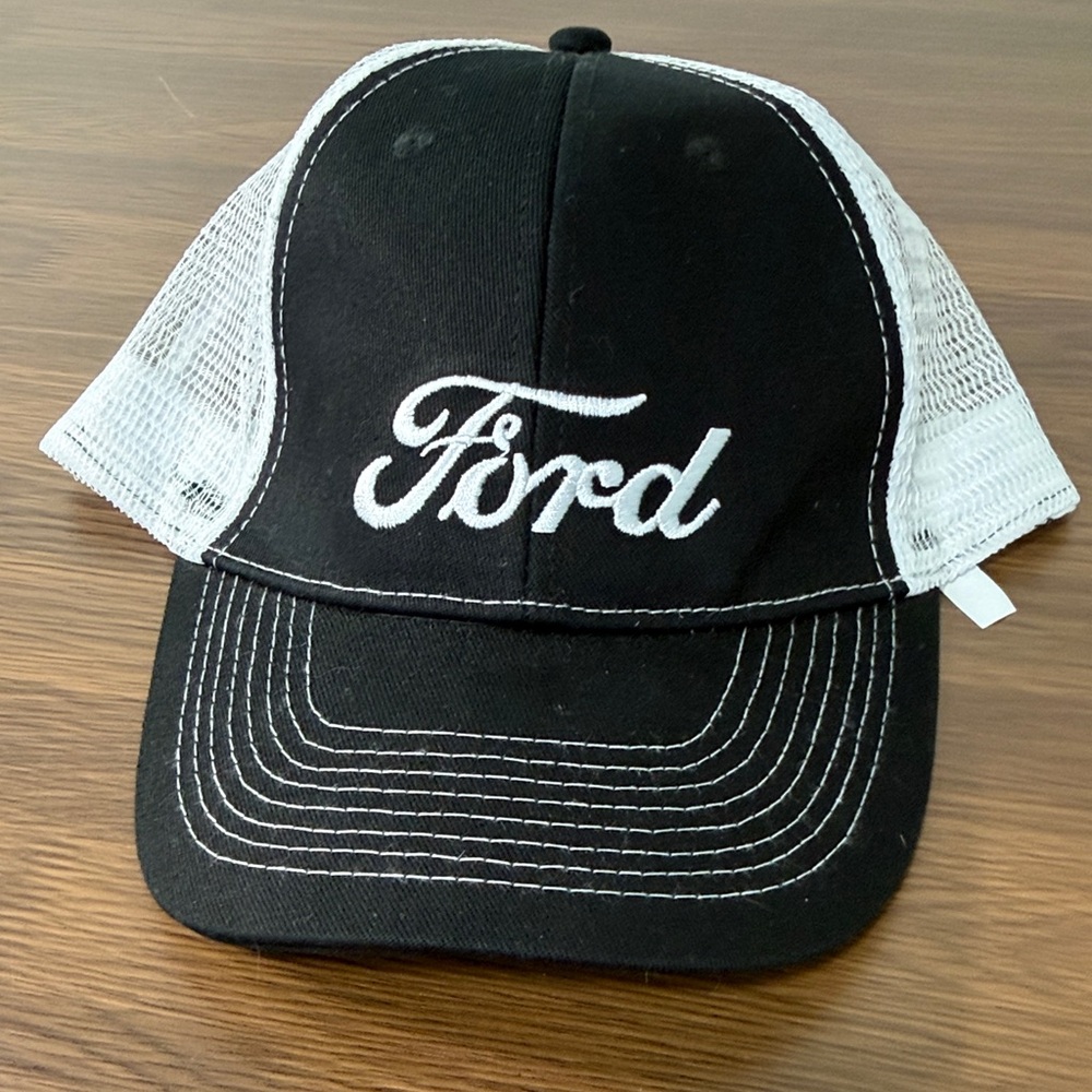 Ford Black and White Mesh SnapBack‎ Trucker Cap